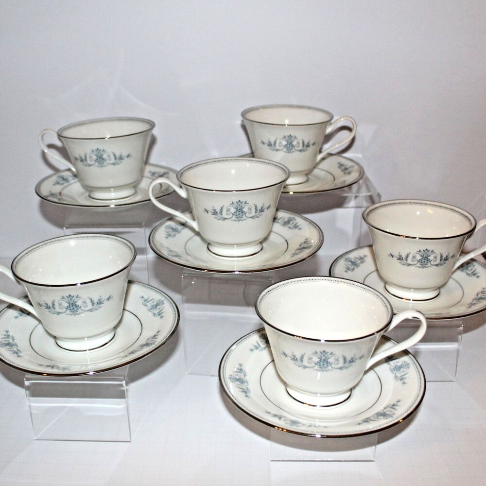 Set of 6 Vintage Oxford Bryn Mawr Bone China Cups 2 3/4" Saucers 6"